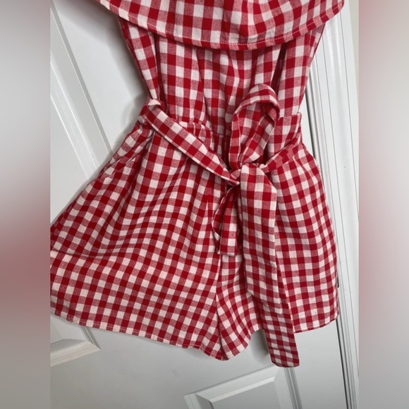 🌻 Red Gingham Off-The-Shoulder Romper 🌻 - Picture 3 of 6